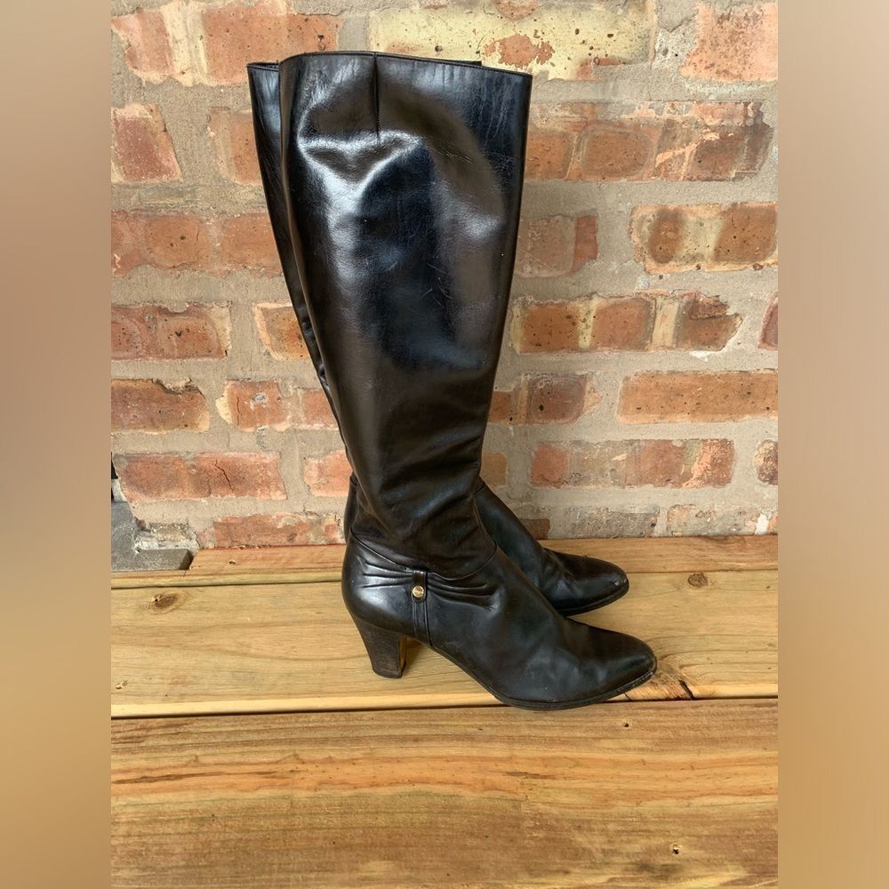 Salvatore Ferragamo Black Leather Riding Zip Boots Size 7.5 AA Italy. NARROW